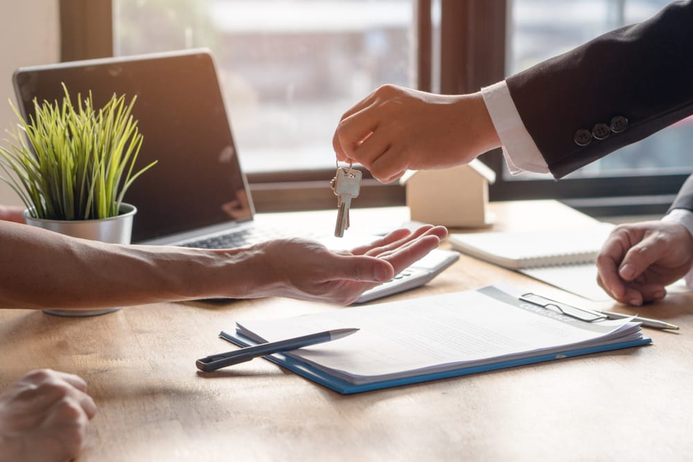 Settlement Agent vs Conveyancer