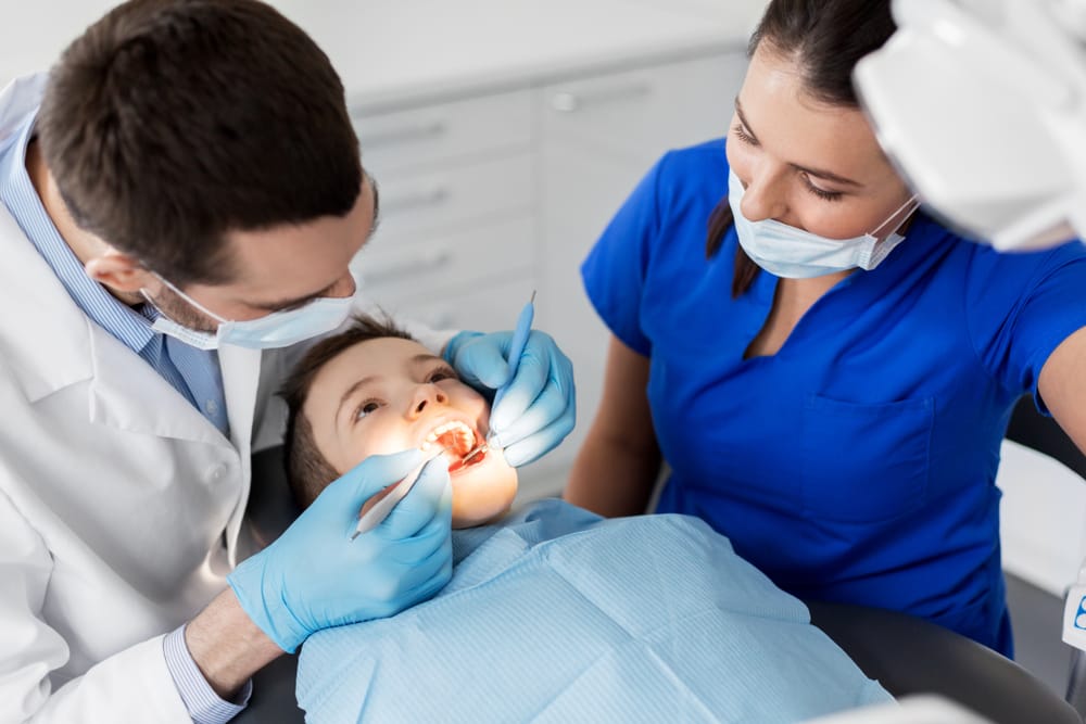 How Do Dentists Pull Teeth?