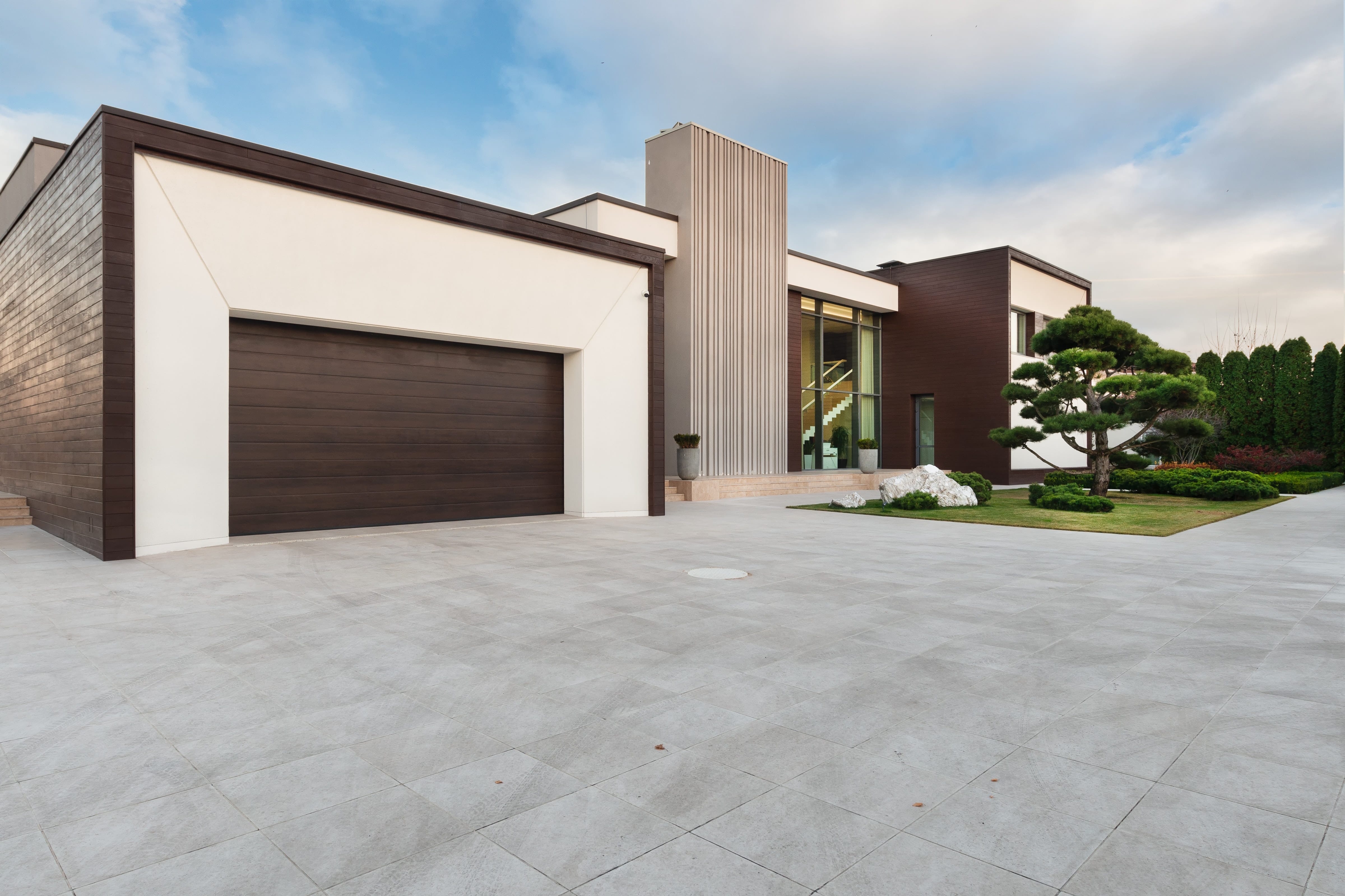 Choosing a garage door colour
