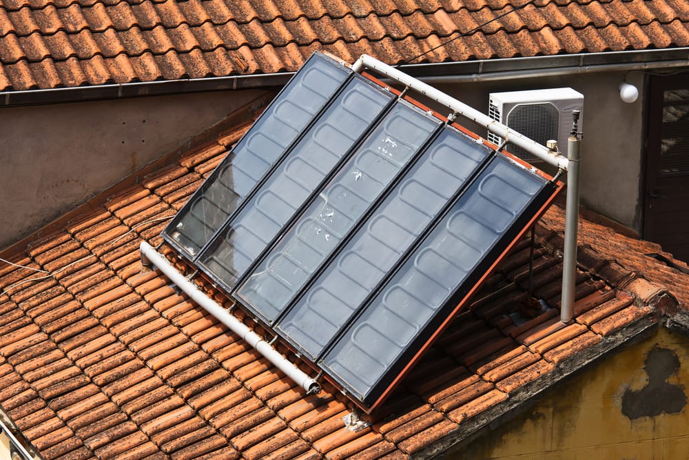 How Does a Solar Hot Water System Work?